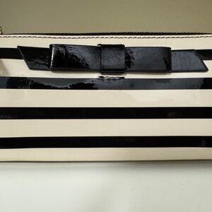 Kate Spade Black and Cream Zippered Wristlet